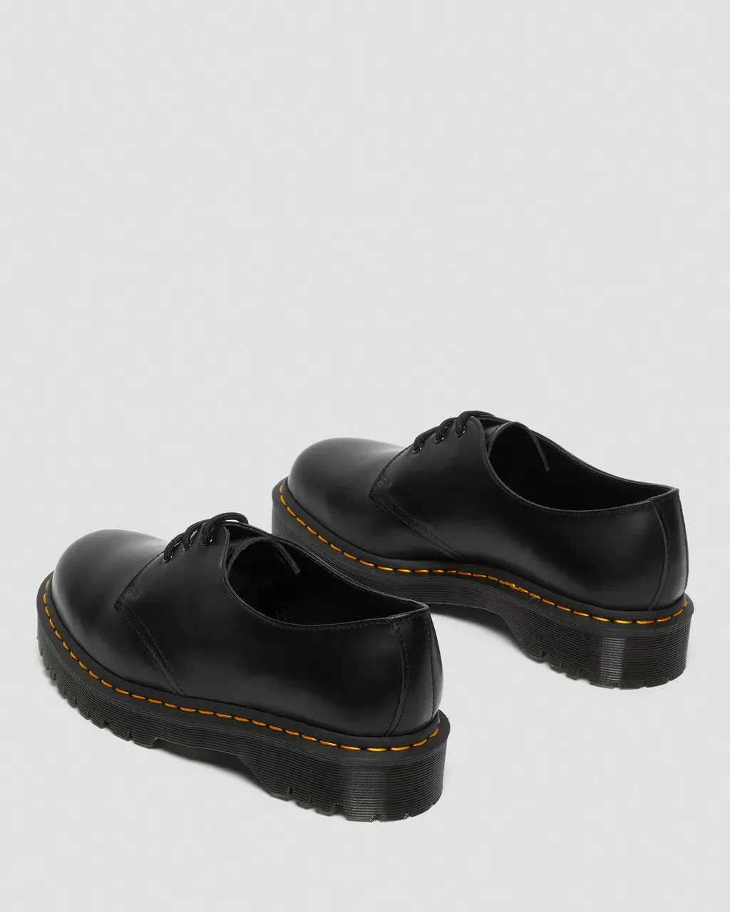 Sure! Here’s an optimized title for the Dr. Martens 1461 Bex Smooth Black Leather Oxford Shoes:

Dr. Martens 1461 Bex Smooth Black Leather Oxford Shoes for Men - Classic & Durable Footwear

Let me know if you need any further adjustments!