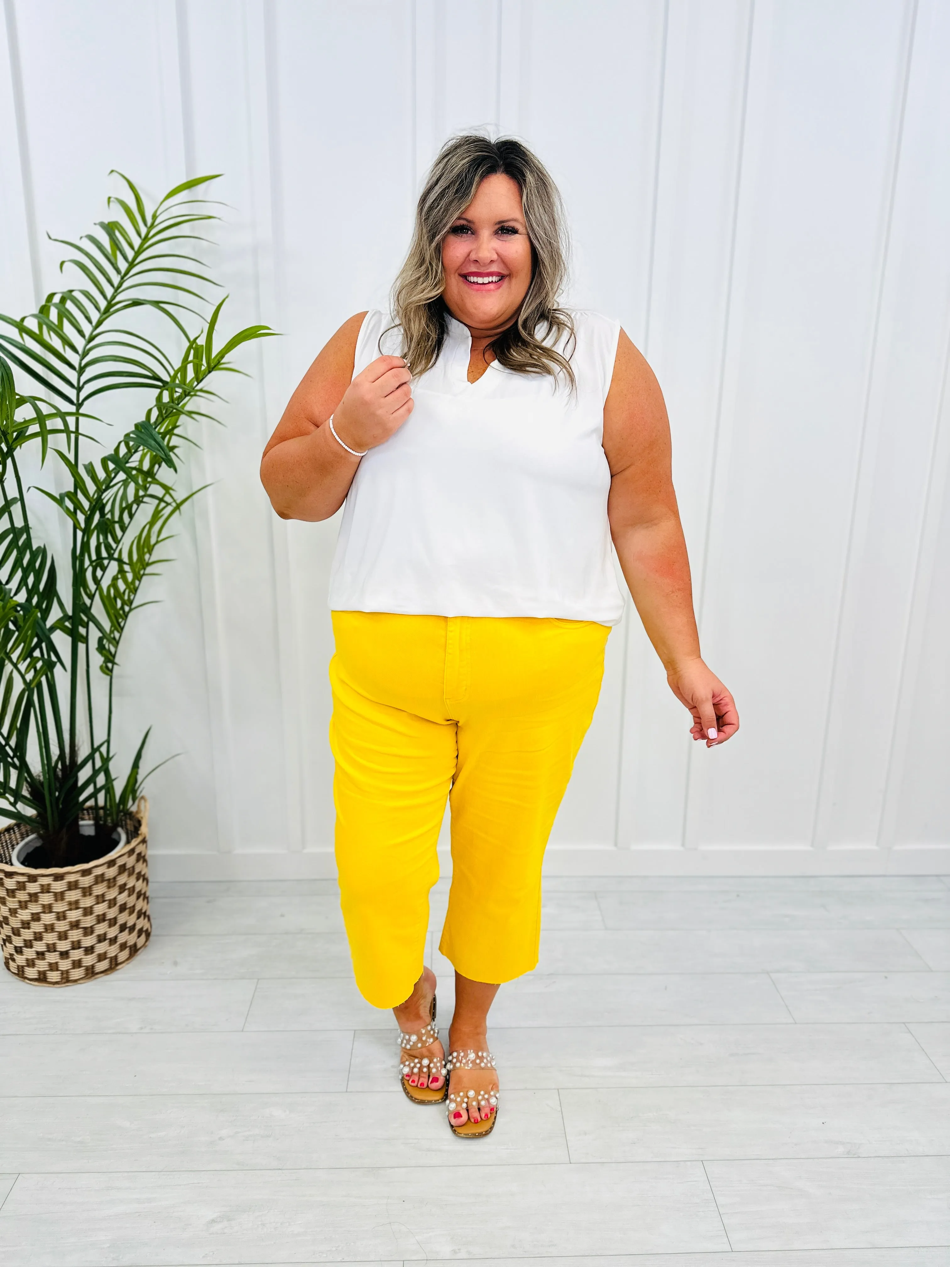 Judy Blue Walking on Sunshine Cropped Wide Leg Jeans in Reg/Curvy