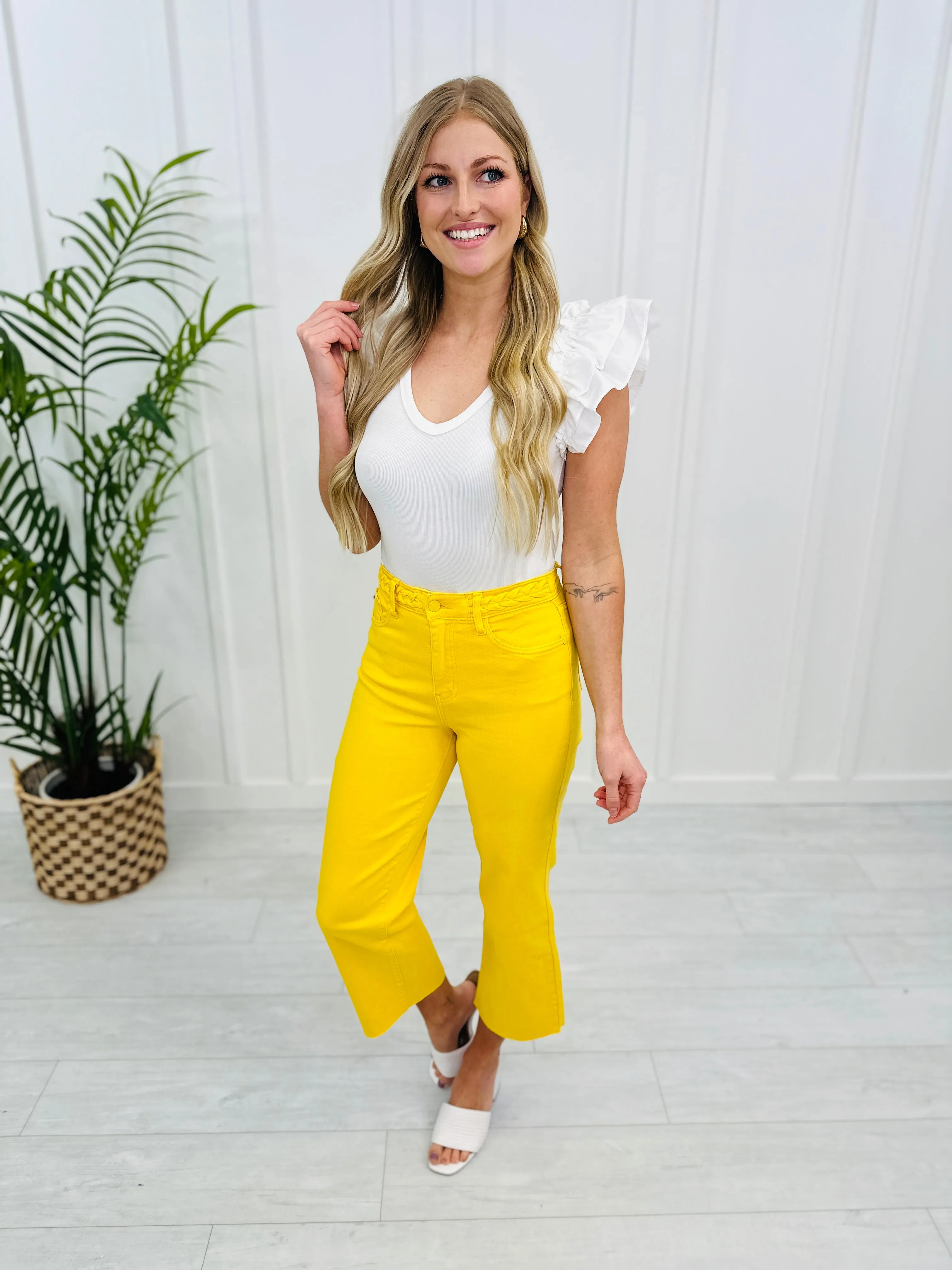 Judy Blue Walking on Sunshine Cropped Wide Leg Jeans in Reg/Curvy